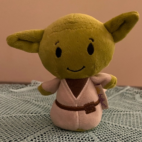 Hallmark Itty Bitty Yoda Doll, Star Wars Lucasfilm - Picture 1 of 2